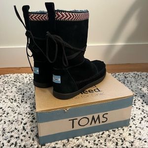 TOMS Nepal Boot Black Suede